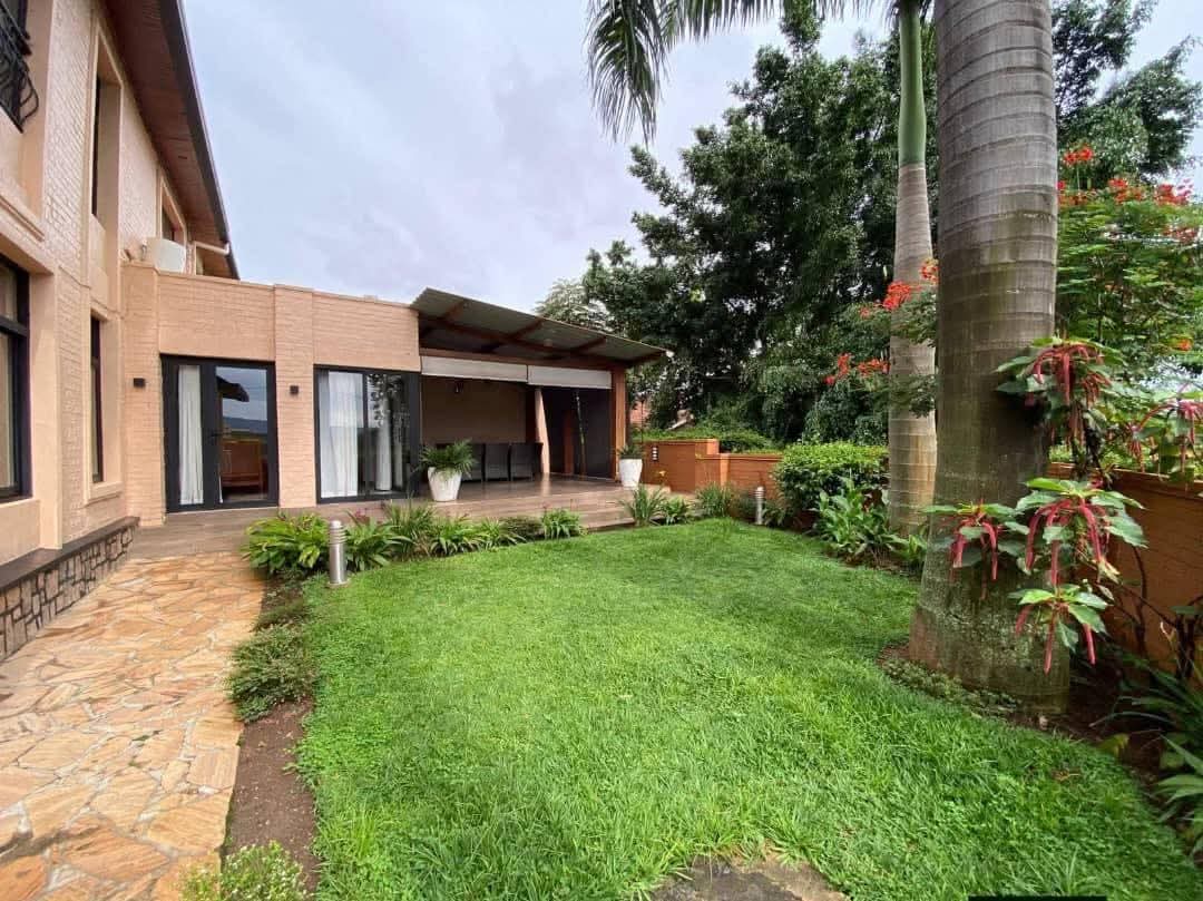 properties/7jjKE8appyiYgJ6hMIuNImAaeyfSmib8U2VZFhpq.jpg