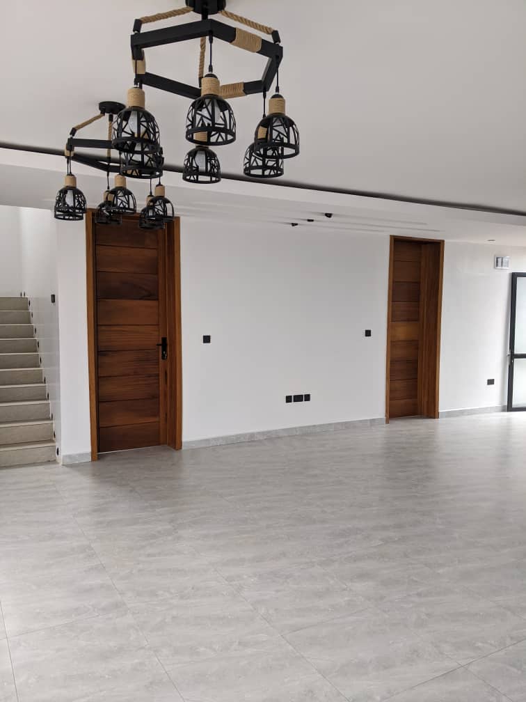 properties/Ad7qQR5rCu60yhkcaTGUG7dNolgmSE1FwmUwpoNZ.jpg