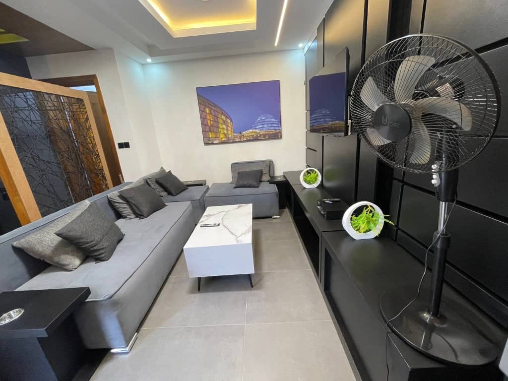 properties/Geqdl1CaFZRGtNyMH2Vlj6e1TZn8Tf8qUYrA2YPB.jpg