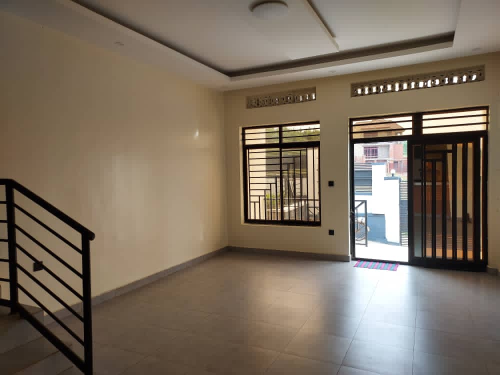 properties/NmYaBUkddguQGYEcX5qGMbVwRO5BcH4lYs9o2Ryk.jpg