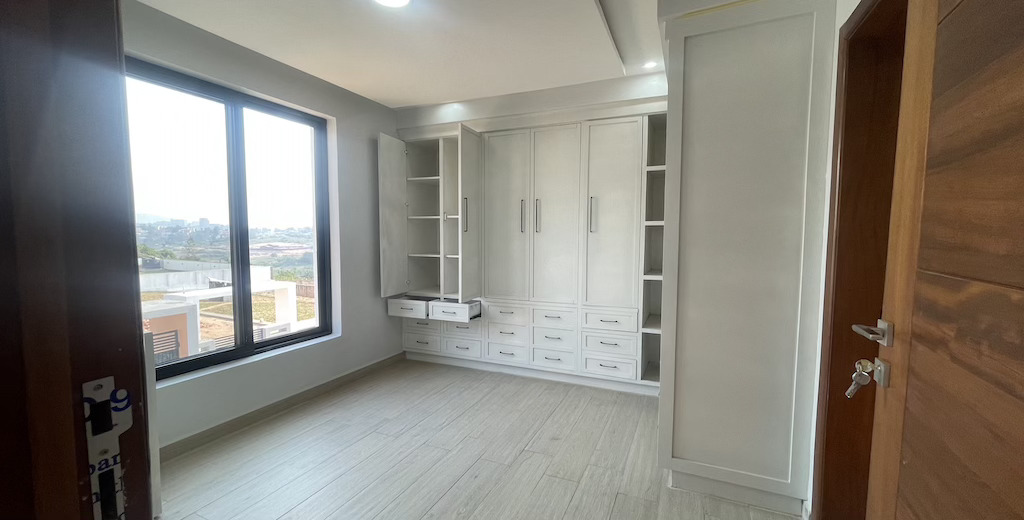 properties/OO4FOEbkuFJkOacc7nP8P2MBHMBcIOle1mAHthTb.jpg