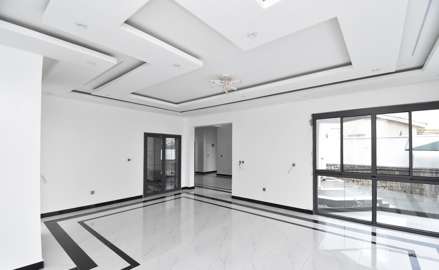 properties/OXgSieyD6fVYzEuz1iFG3He9WKy6Uek1SePaVC5O.jpg