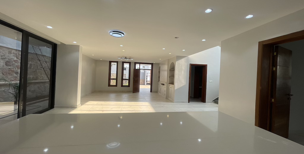 properties/RXbhq3d4WxDH5yQu8R9rE05qbO4v3jd49gpxuxP5.jpg