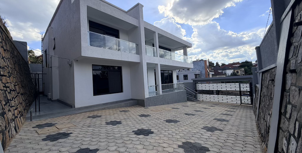 properties/etCfx553e46lF2UModLvL5nCubx4lLwAz7WCoarE.jpg